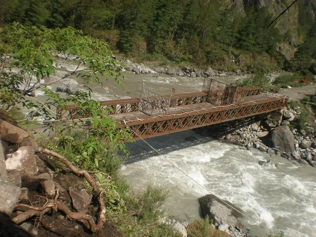 Pont sur la rivière Lhende Khola au poste-frontière entre le Népal et la Chine, dans le district de Rasuwa, photographié en 2013